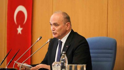 DÜZCE BELEDİYE BAŞKANI DR. FARUK ÖZLÜ MECLİS TOPLANTISINDA ÜYELERE HİTAP