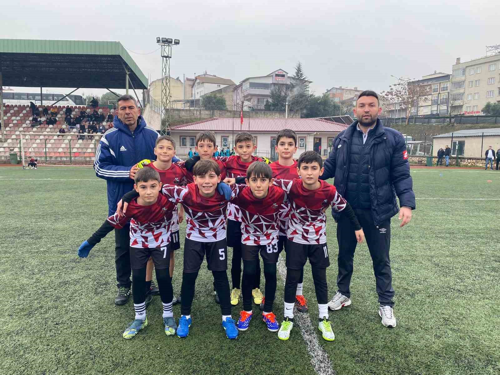 BİLECİK FUTBOL AKADEMİ U-11 FUTBOL TAKIMI KATILDIKLARI İLK TURNUVADA GÖZ