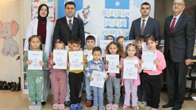 BİLECİKLİ MİNİK ÖĞRENCİLER İLK KARNE HEYECANI YAŞADI