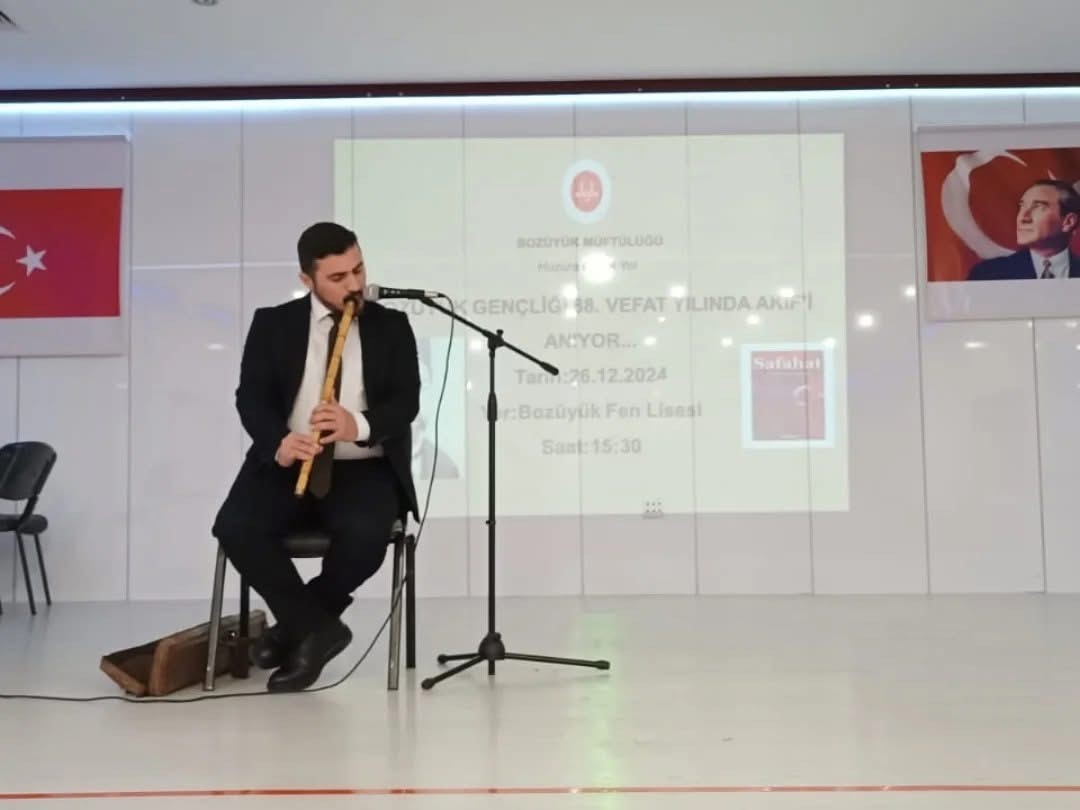BİLECİK'İN BOZÜYÜK İLÇESİNDE İLÇE MÜFTÜSÜ MUAMMER ÖLMEZ TARAFINDAN FEN LİSESİNDE