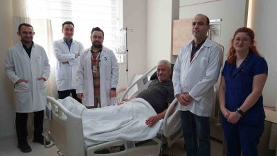 BİLECİK'TE, YÜKSEK ÇÖZÜNÜRLÜKLÜ KAMERALAR EŞLİĞİNDE HASSAS BİR ŞEKİLDE GERÇEKLEŞTİRİLEN AMELİYATTA,