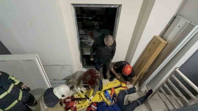 DÜZCE’DE İNŞAAT HALİNDE Kİ BİNADA ASANSÖR ÇALIŞMASI YAPAN İŞÇİLERİN TAMİR