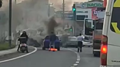 DÜZCE’DE SEYİR HALİNDE OLAN OTOMOBİL, MOTOR KISMINDAN BİR ANDA ALEV