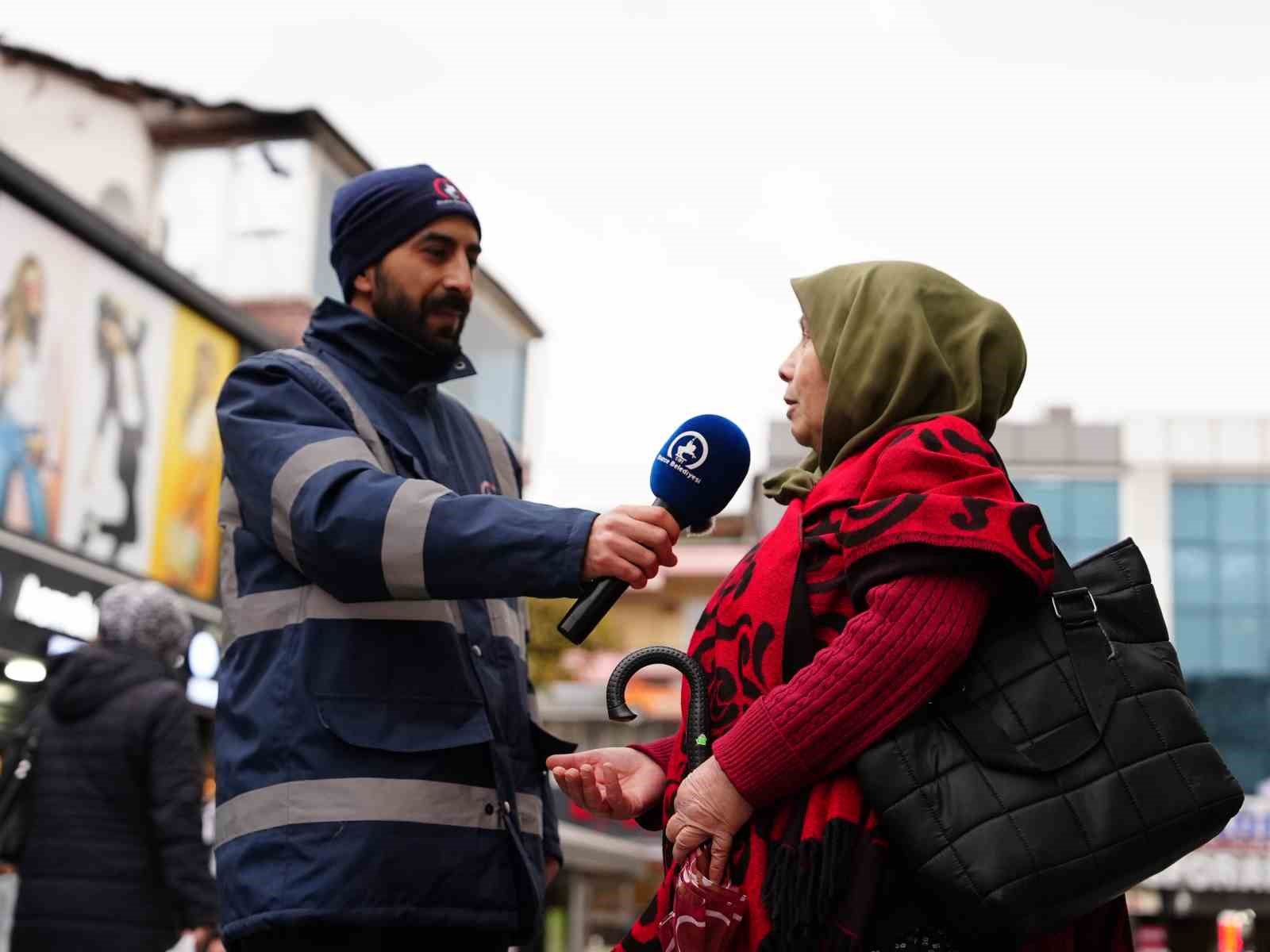 DÜZCE’DE TEMİZLİK GÖREVLİSİ BARIŞ TOK SORUMLULUK ALANINDAKİ CADDE VE SOKAKLARDA