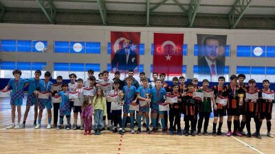 DÜZCE’DE OKUL SPORLARI YILDIZ ERKEKLER FUTSAL MÜSABAKALARINA 32 TAKIM KATILDI.