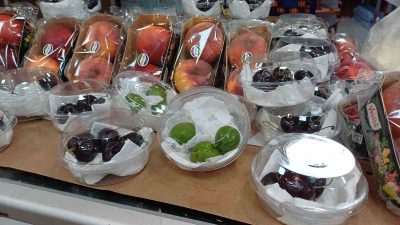 DÜZCE'DE HAMİLELER İÇİN ÖZEL OLARAK SİNGAPUR'DAN GETİRİLEN MEVSİM DIŞI MEYVELER,