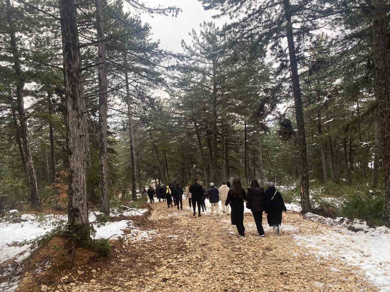 KASTAMONU ÜNİVERSİTESİ ÖĞRENCİLERİNİN KATILIMIYLA GERÇEKLEŞTİRİLEN DOĞA VE SPOR ETKİNLİĞİNDE SİGARASIZ
