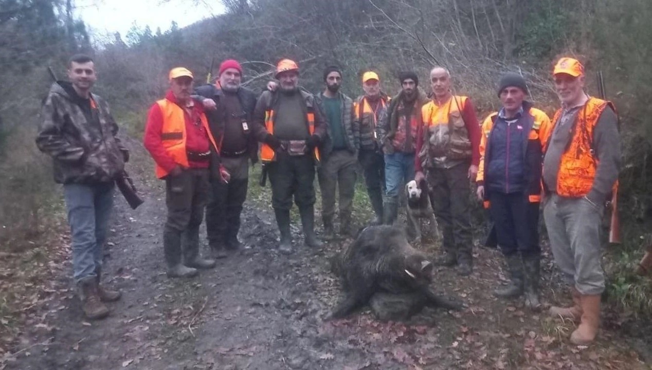 KASTAMONU’NUN İNEBOLU İLÇESİNDE PATLAYAN SU BORUSUNU TAMİR ETTİĞİ SIRADA YABAN