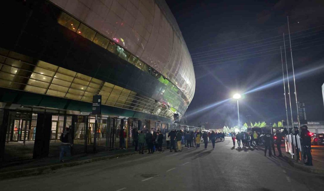 KOCAELİSPOR KULÜBÜ, TARAFTARINDAN MAÇA