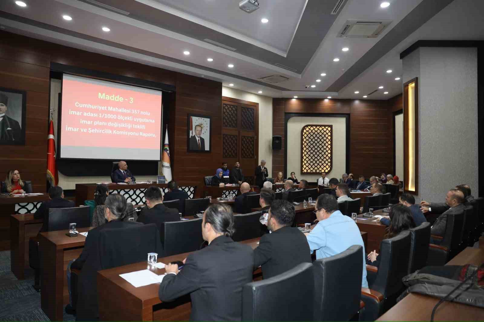 KÖRFEZ BELEDİYESİ'NİN 2025 YILI İLK MECLİS TOPLANTISI GERÇEKLEŞTİRİLDİ. TOPLANTIDA DENETİM