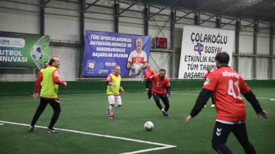 KÖRFEZ BELEDİYESİ'NİN MECLİS ÜYELERİ, HALI SAHA MAÇINDA BİR ARAYA GELDİ.