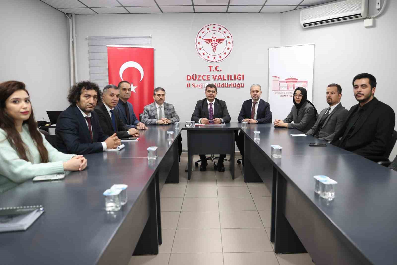 DÜZCE İL SAĞLIK MÜDÜRLÜĞÜNDE YAPILAN TOPLANTIDA VALİ SELÇUK ASLAN, SAĞLIK
