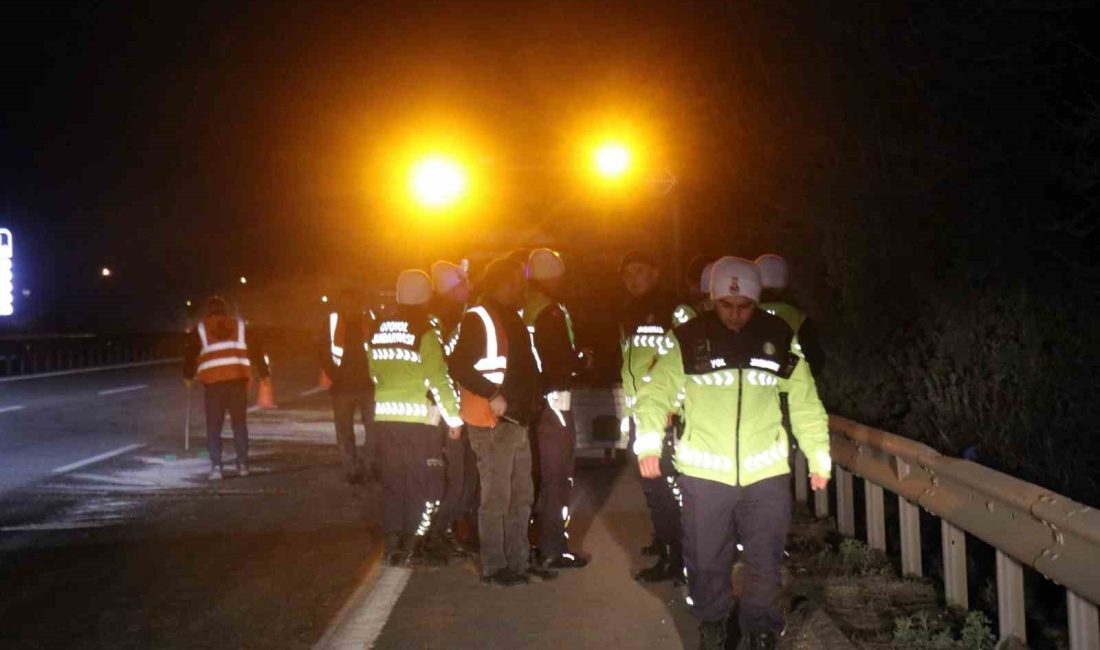 ANADOLU OTOYOLU SAKARYA GEÇİŞİNDE İKİ GÜN ÖNCE GECE SAATLERİNDE PARÇALANMIŞ