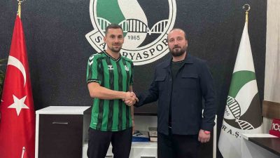 SAKARYASPOR, 34 YAŞINDAKİ ORTA SAHA OYUNCUSU BURAK ALTIPARMAK İLE 1