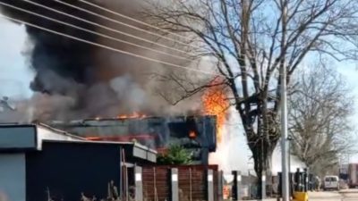 DÜZCE’DE TAVUK ÇİFTLİĞİNDE ÇIKAN YANGIN EKİPLERİN ÇALIŞMASI İLE SÖNDÜRÜLDÜ.