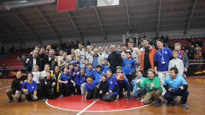 MAÇ SONU GALİBİYET SEVİNCİ