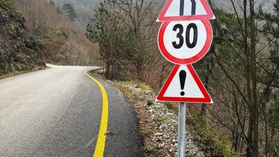 DÜZCE İL ÖZEL İDARESİ YOL VE ULAŞIM HİZMETLERİ MÜDÜRLÜĞÜ EKİPLERİ,