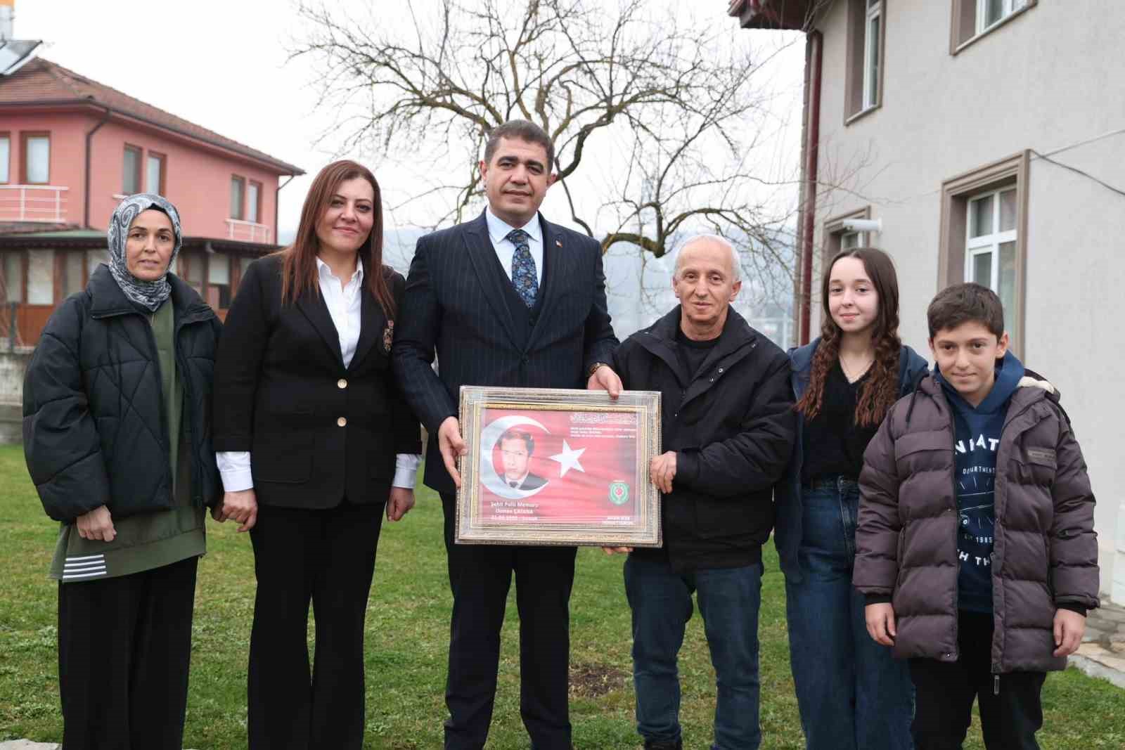DÜZCE VALİSİ SELÇUK ASLAN, GAZİ HAMZA KURT VE ŞEHİT OSMAN