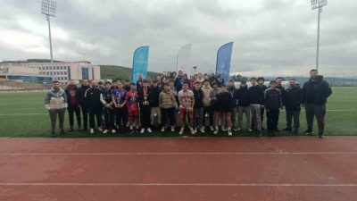 DÜZCE(İHA) – Düzce’de okul sporları atletizm gençler müsabakaları 5 okul