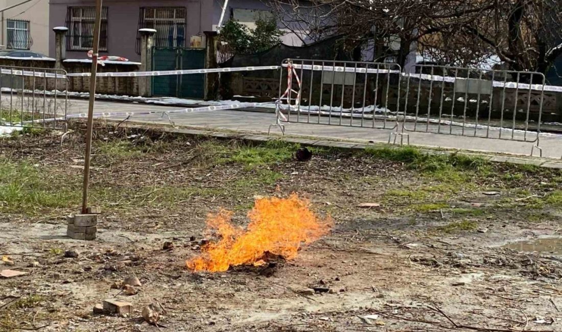 Kocaeli’nin Kartepe ilçesinde ekipler, zemin etüdü sondaj çalışması sırasında çıkan