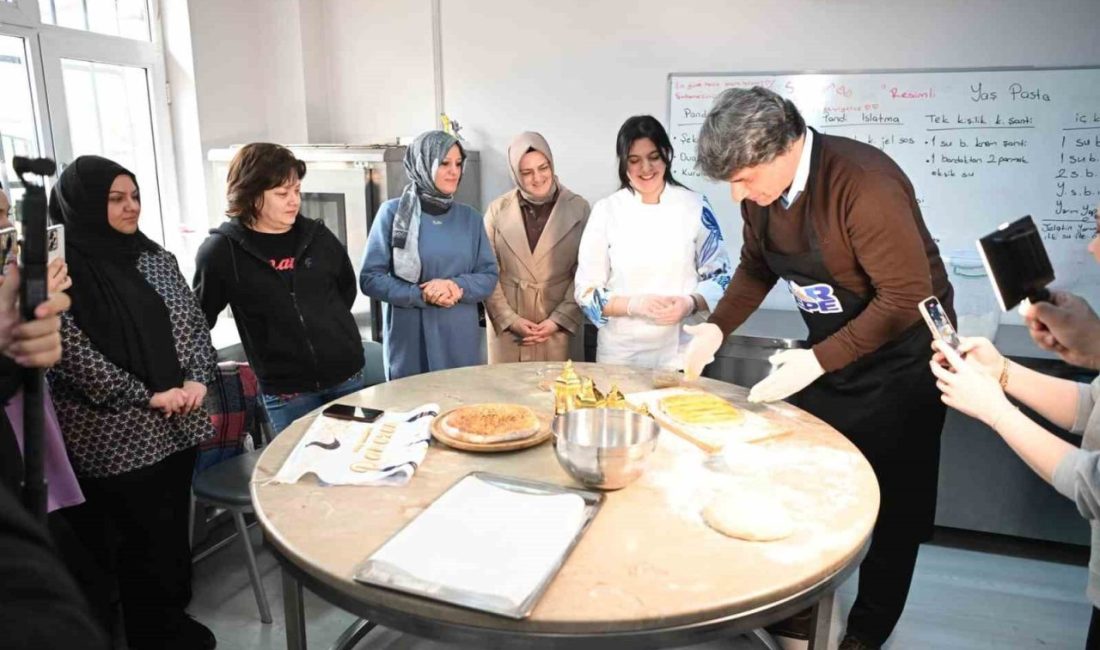 Belediye başkanı pide yaptı Kartepe Belediye Başkanı Mustafa Kocaman, Kartepe Halk Eğitim Müdürlüğü’ne gerçekleştirdiği