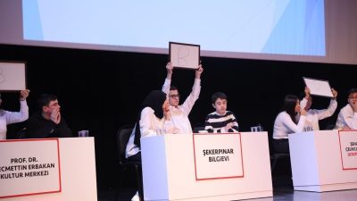 Çayırova Belediyesi’nin bilgievlerinde eğitim gören öğrenciler, bilgi yarışmasında ter döktü.