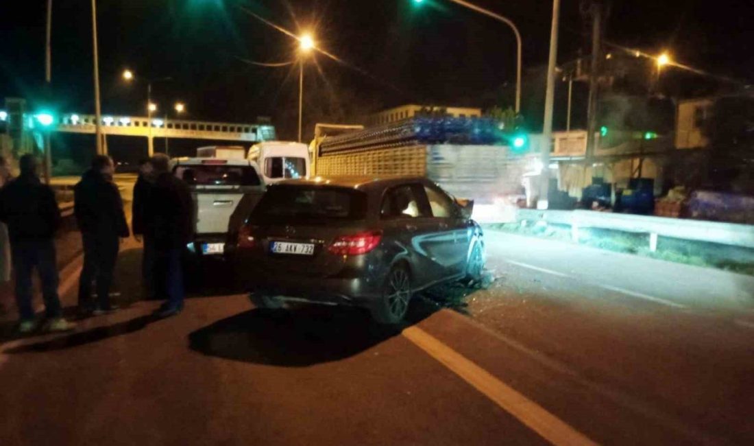 Sakarya’nın Pamukova ilçesinde D-650 karayolunda trafik ışıklarında zincirleme trafik kazası