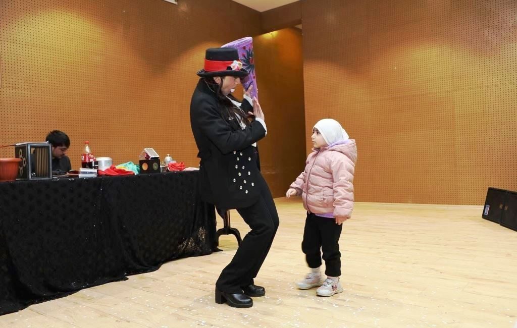 Dilovası Belediyesi, kar tatili süresince yetişkinler için tiyatro oyunu, çocuklar