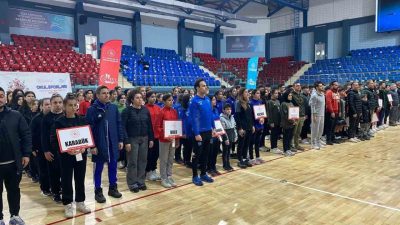DÜZCE(İHA) – Düzce’de yapılan okul sporları yıldızlar futsal grup müsabakalarına