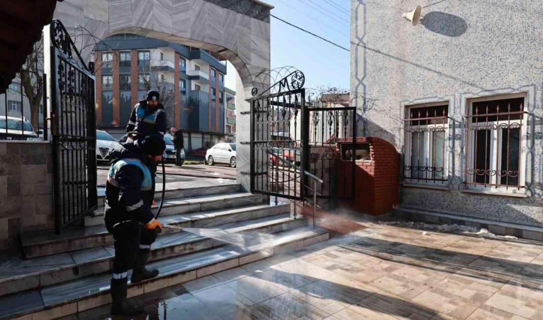 Gebze’de camiler Ramazan’a hazırlanıyor Gebze’deki camilerde 11 ayın sultanı Ramazan ayı öncesi temizlik çalışmaları