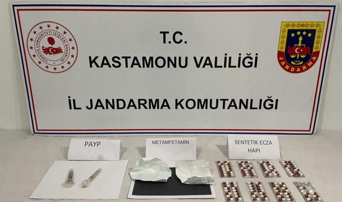Kastamonu’da jandarma ekiplerince gerçekleştirilen uyuşturucu operasyonlarında 13 kişi gözaltına alındı.