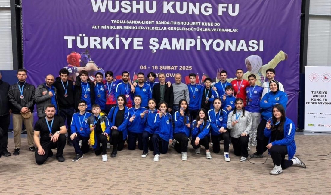 Yalova’da düzenlenen Wushu Kung Fu Türkiye Şampiyonası’na katılan Kağıtspor’un Jeet