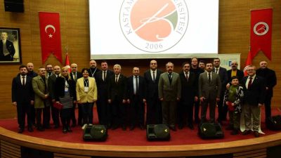 Kastamonu Üniversitesi’nde düzenlenen konferansta konuşan Kastamonu İl Sağlık Müdürü Uzm.