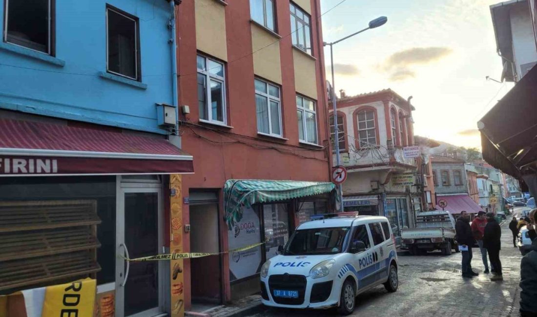 Kastamonu’da 73 yaşındaki şahıs evinde ölü bulundu Kastamonu’nun İnebolu ilçesinde yakınlarının haber alamadığı 73 yaşındaki şahıs, evinde
