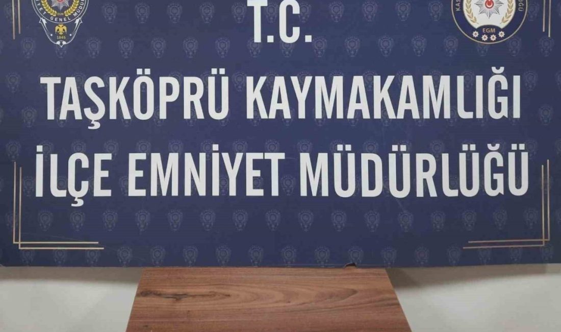 Kastamonu’nun Taşköprü ilçesinde polis ekipleri tarafından düzenlenen uyuşturucu operasyonunda gözaltına