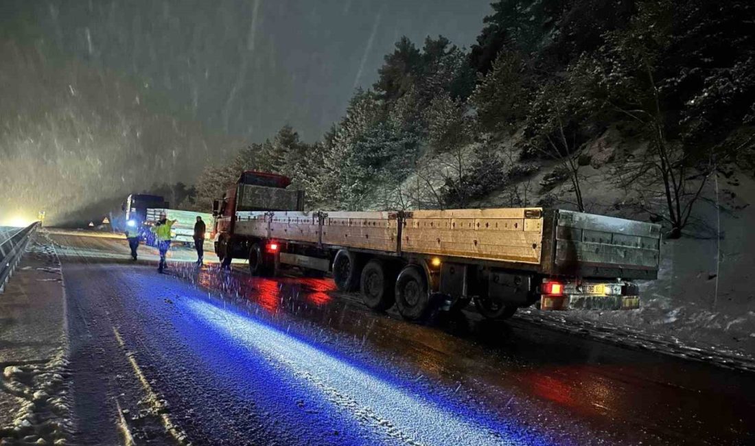 Kastamonu’da etkili olan yoğun kar yağışına hazırlıksız yakalanan sürücüler yolda