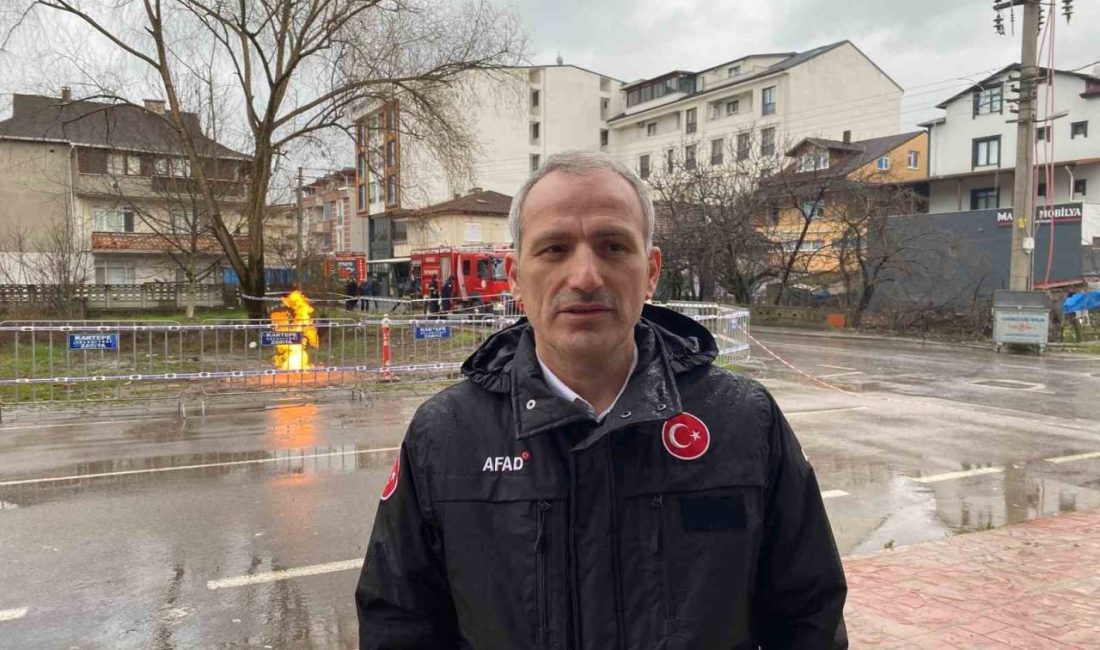 Kocaeli’nde metan gazı tekrar alevlendirildi Kocaeli’nde sondaj çalışması sırasında açığa çıkarak yanmaya başlayan metan gazı,