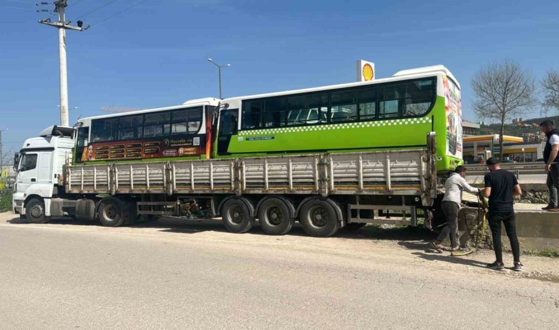 Kocaeli’nin özel halk otobüsü Suriye’nin başkenti Şam’da görüntülendi, görenler şaşkınlıklarını