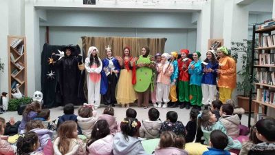 DÜZCE (İHA) – Düzce İl Milli Eğitim Müdürlüğü kütüphanesinde masal