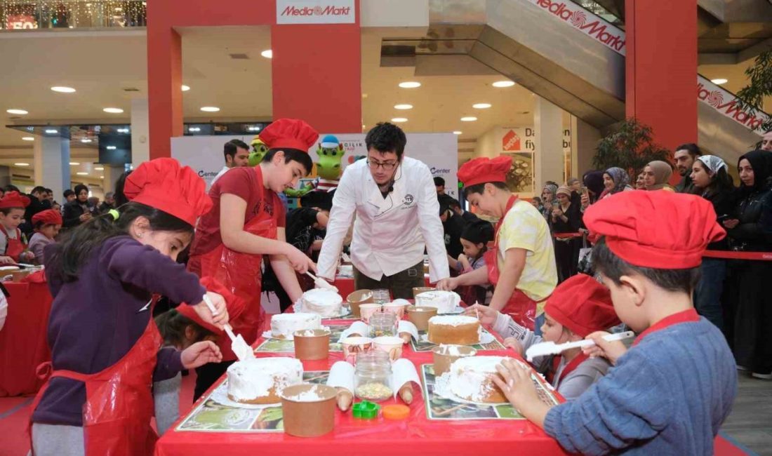 MasterChef 2019 finalisti Ali Can Sabunsoy, Gebze Center’da düzenlenen pastacılık
