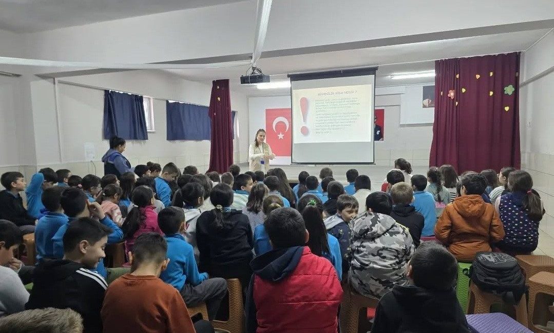 Bozüyük İlçe Tarım ve Orman Müdürlüğü tarafından Zafer İlkokulu öğrencilerine