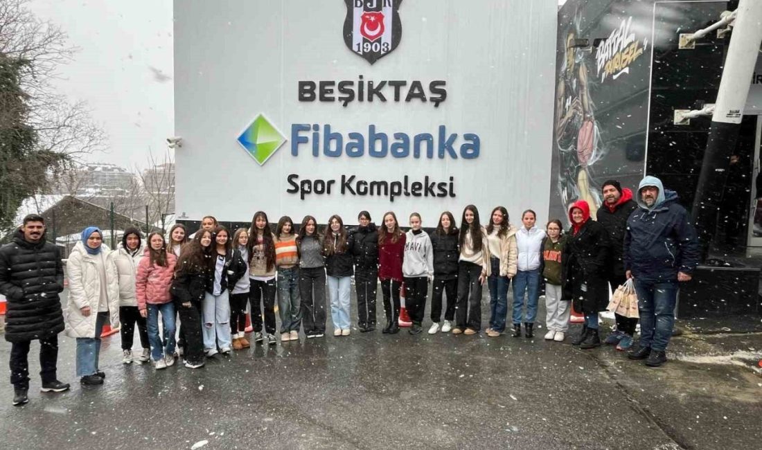 Osmanelispor Voleybol Takımı oyuncuları, Beşiktaş Voleybol-Kuzeyboru karşılaşmasını izleyerek, unutulmaz bir