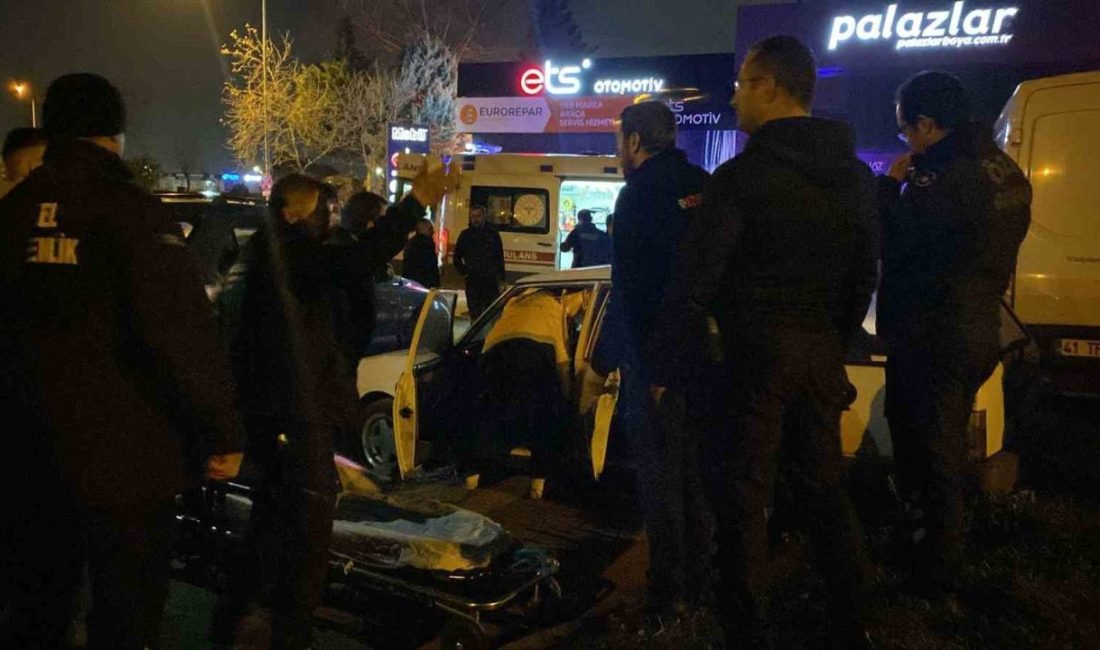 Park halindeki otomobilde başından vurulmuş halde bulundu Kocaeli’nin İzmit ilçesinde bir şahıs, park halindeki otomobilde silahla başından