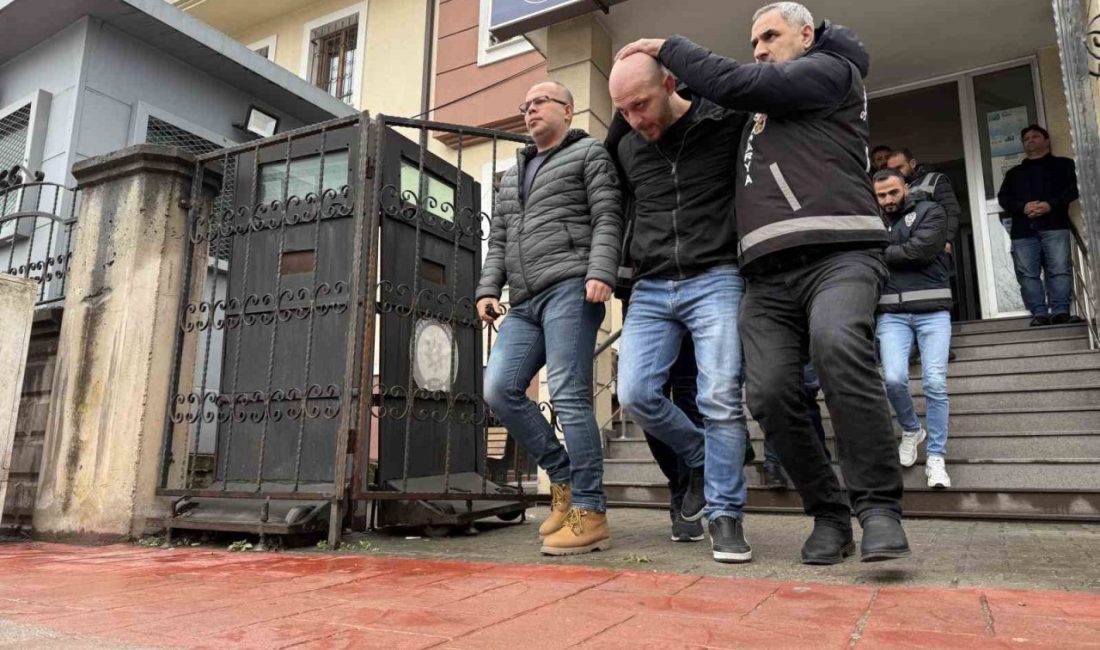 Sakarya’da 21 yaşındaki genci öldüren şahıs tutuklandı Bungalov tatili için Sakarya’nın Sapanca ilçesine gelen 21 yaşındaki gencin