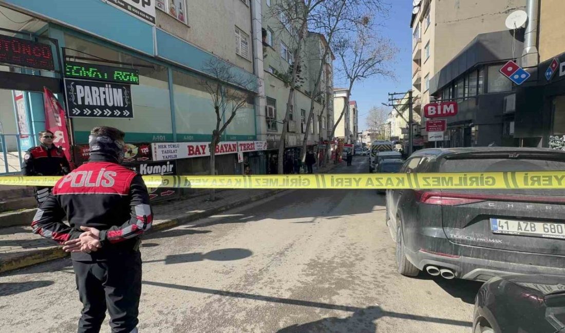 Kocaeli’nin Darıca ilçesinde bir kişi, sokak ortasında silahlı saldırıya uğradı.