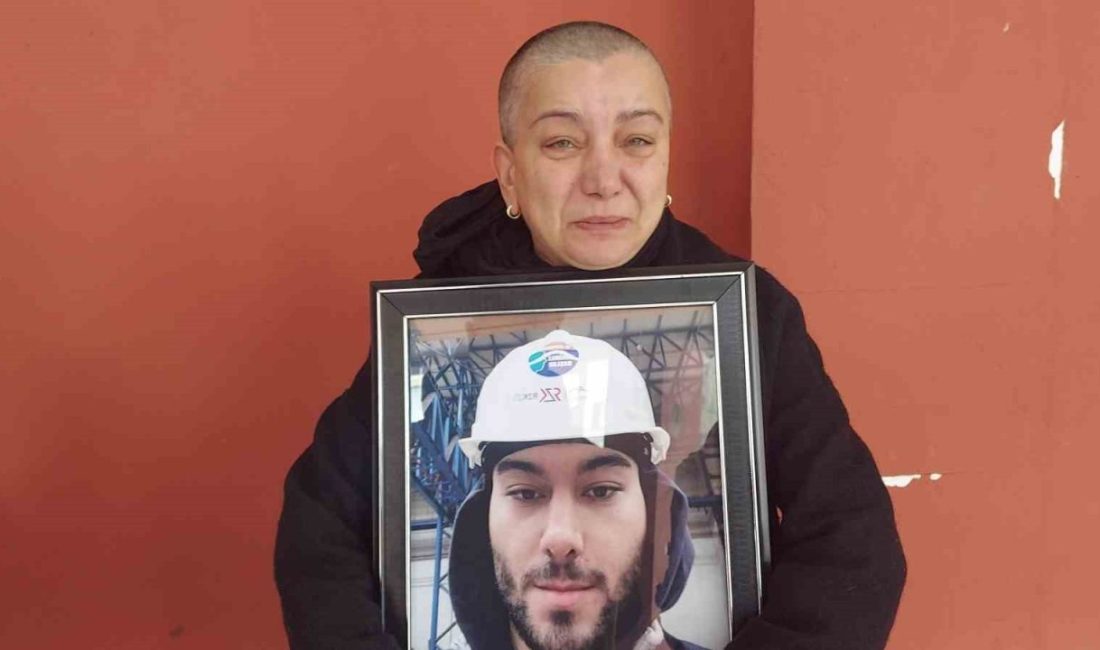 Tek çocuğunu kazada kurban veren acılı anne: “Ağzımda diş, kafamda saç kalmadı” Kocaeli’de kaldırımda yürüyen 2 gencin hayatını kaybettiği trafik kazasına ilişkin