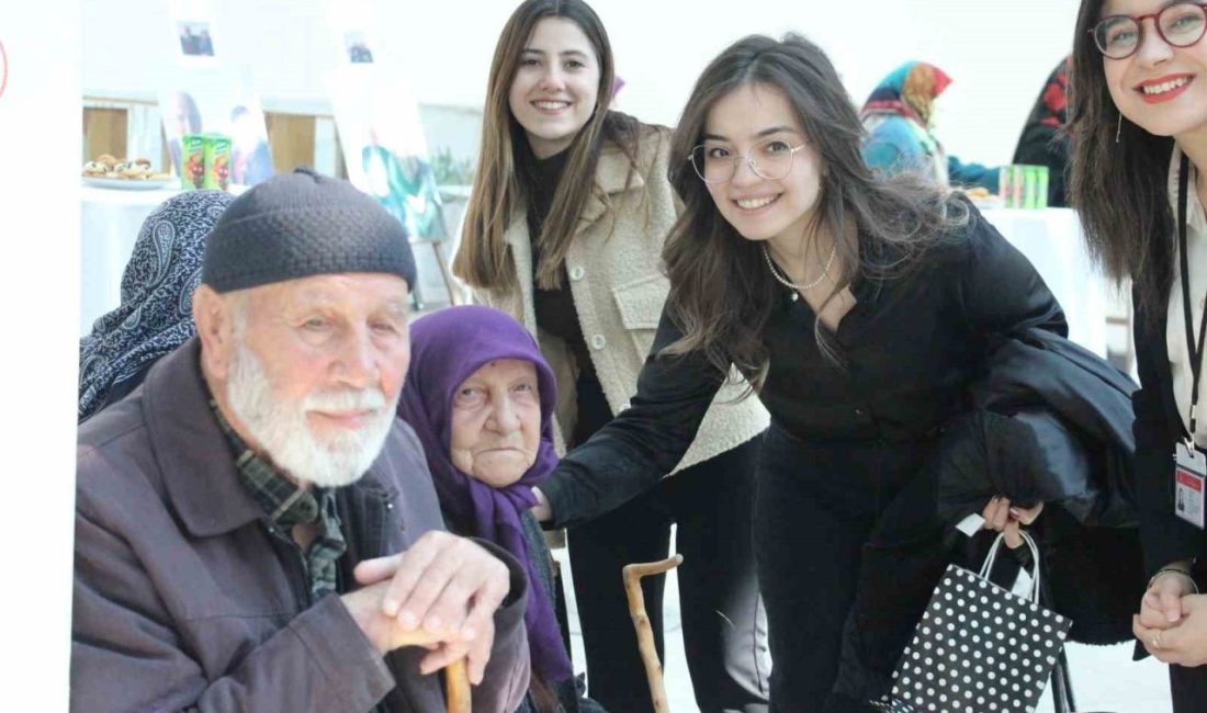 Bolu’da, 50 yılı aşkın süredir evliliklerini sürdüren çiftler, sergi ve