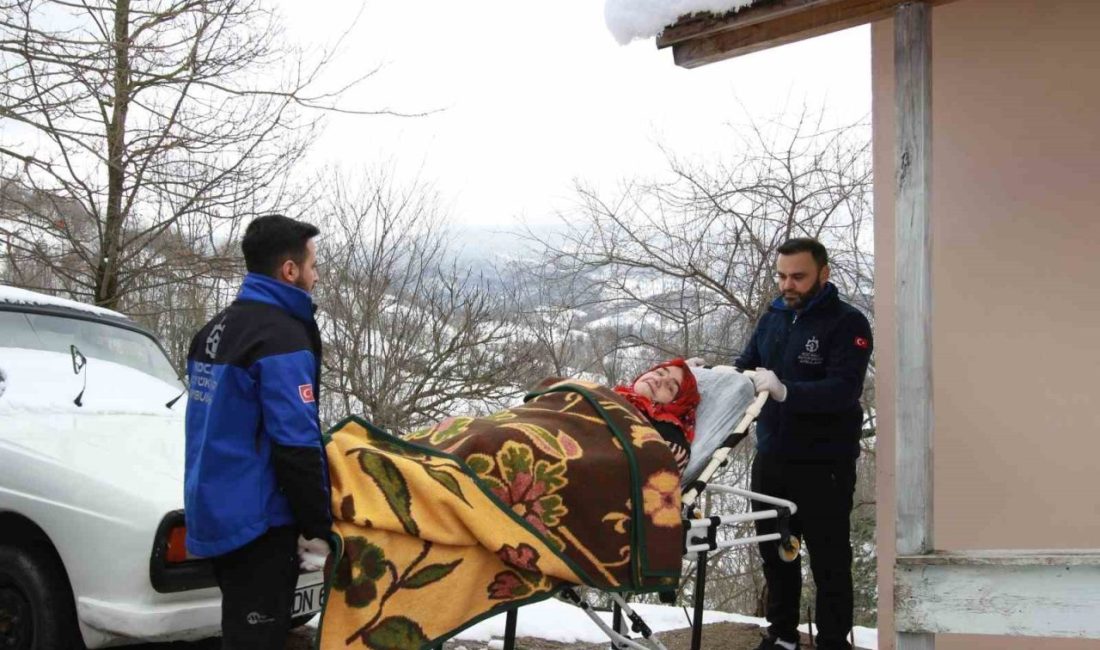 Kocaeli’de hastalığı sebebiyle yürüme kabiliyetini kaybeden kadın her türlü hava