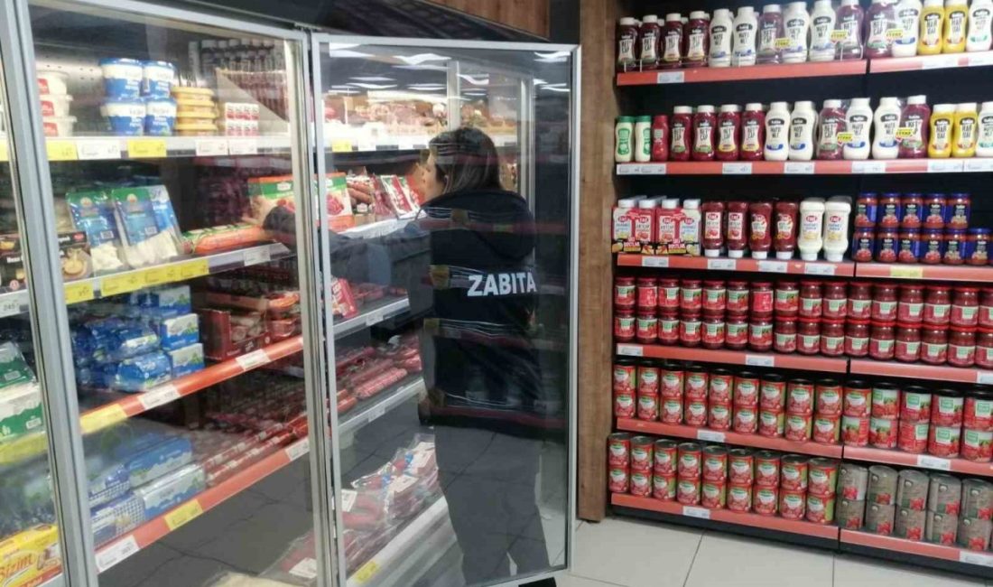 Bilecik Belediyesine bağlı Zabıta Müdürlüğü ekipleri, kent genelinde kaldırım işgallerine