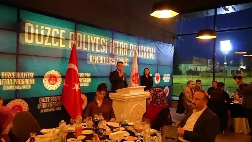 Düzce(İHA) – Düzce Adliyesi personeli iftarda bir araya geldi. Düzce